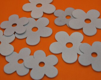 Wooden flower white 10 pcs.