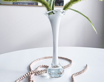 RARE White Aseda Glass Bone Vase ['Jack In The Pulpit']