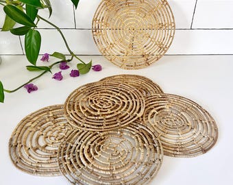 Set of 6 Hand-woven Straw and Wire Placemats/Trivets