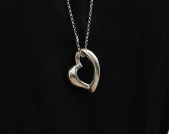 Zwevende hartketting, sterlingzilveren hanger met open hart, moderne minimalistische zilveren hartketting | Nekes-sieraden