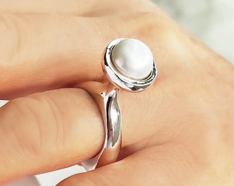 Minimalist pearl ring, Pearl statement ring, Modern pearl ring, White freshwater pearl ring, Tall pearl ring, Sterling silver ring for women
