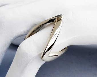 knuckle ring V design ring promise ring midi ring dainty ring Silver chevron ring 925 sterling silver V shape ring delicate ring