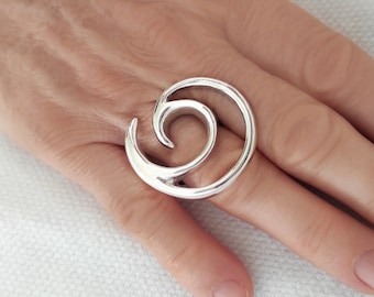 Contemporary geometric silver ring, Modern minimalist sterling silver fashion ring | Nekes Jewelry