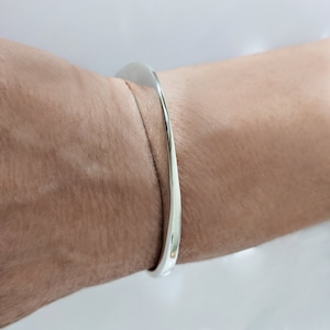 Minimalist cuff bracelet, Sterling silver cuff bracelet, Contemporary cuff bracelet, Modern cuff, Elegant open bangle, Fashion cuff bracelet
