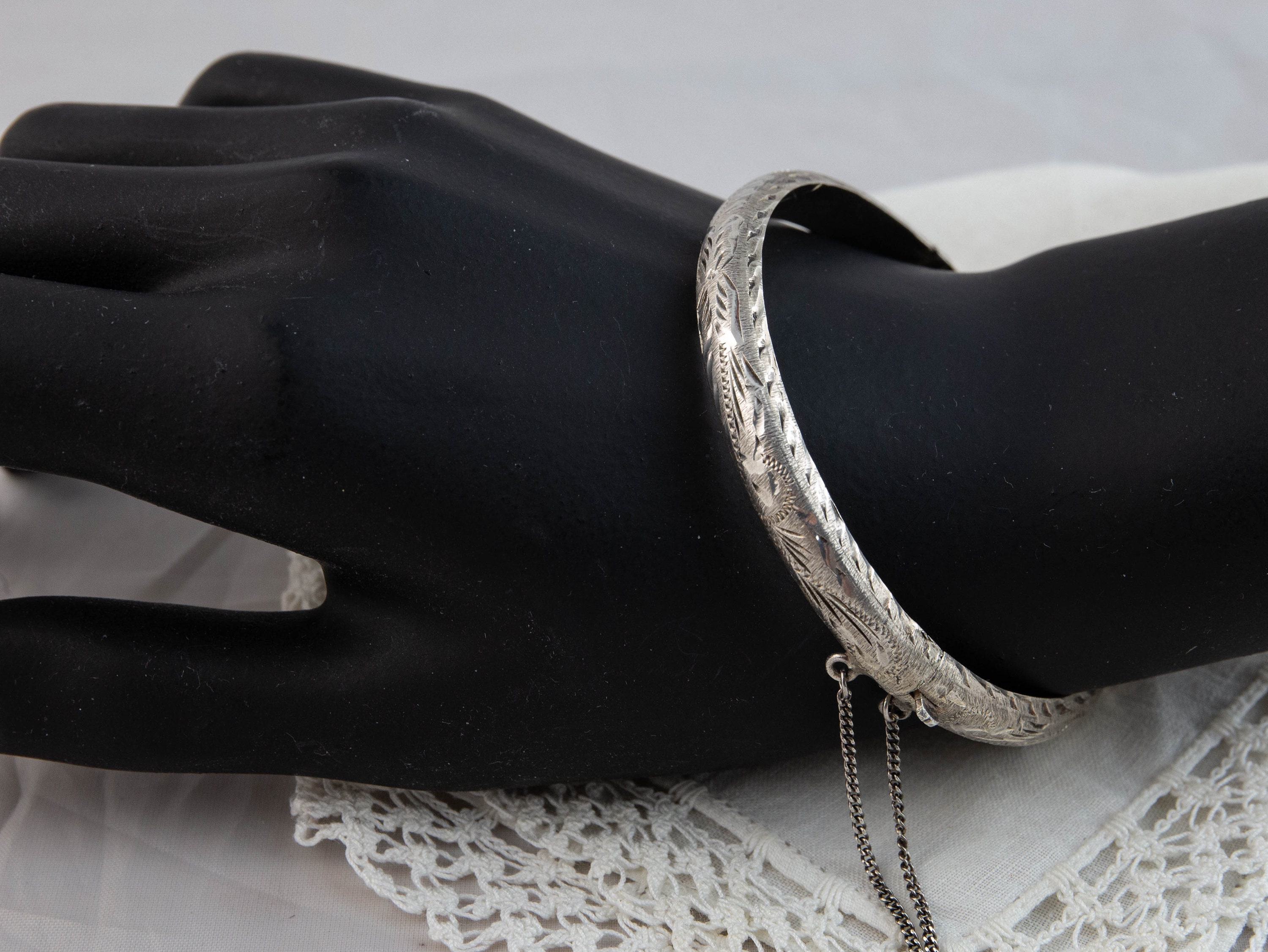 Bracelet Vintage Argent Sterling Avec Breloques De Villes (Canada, Mexique, Etc.) - Occasion