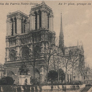 Antique Postcard of Notre Dame Cathedral in Paris Black and White Un posted