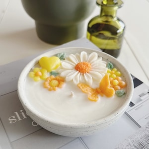 Bloemenkaars - madeliefjebloem soja- en bijenwaskaars - prachtig woondecoratieartikel in verschillende geuren - super uniek cadeau