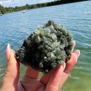 PREHNIT, tiefgrüner Botryoidal, Imilchil Cercle, Provinz Midelt, Marokko
