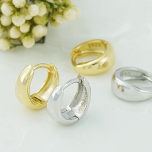 Pair of Chunky Huggie Hoop Earrings, 4 Loop Sizes in Sterling Silver or Plated Gold, Chubby Circle Ear Stacking Piercing, 7/8/9/10mm