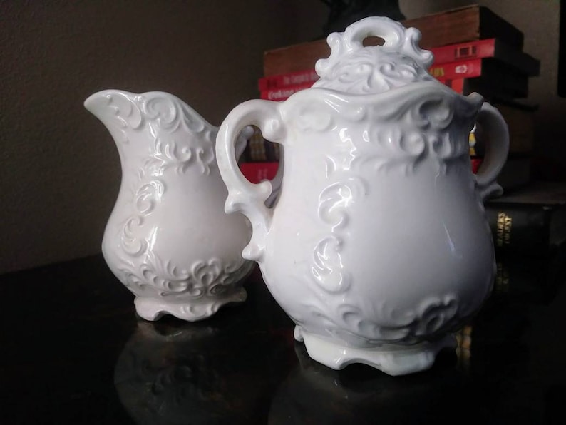 Creamer and Sugar Set with Lid Vintage National Potteries Co Clevland