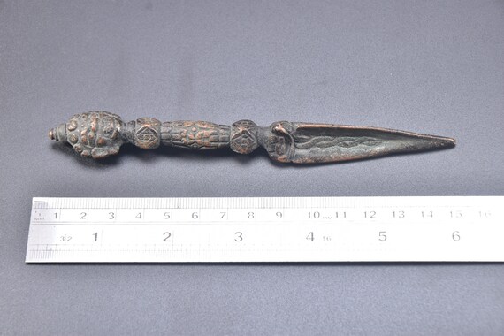 非常に古い、珍しいアンティークのチベット仏教のプルバ、プルパ 非常に古い、珍しいアンティークのチベット仏教のプルバ、プルパ