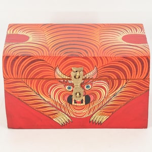 Flying Chhepu Carved Antique Handmade Tibetan Wooden Buddhist Storage Box Vintage Keepsakes Traditional Collection Art