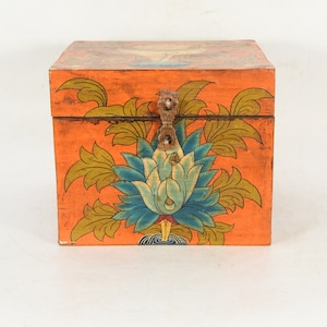 Small Handpainted Decorative Wood Crafted Tibetan Treasure Storage Box Traditional Colorful Buddhism Culture Nepal