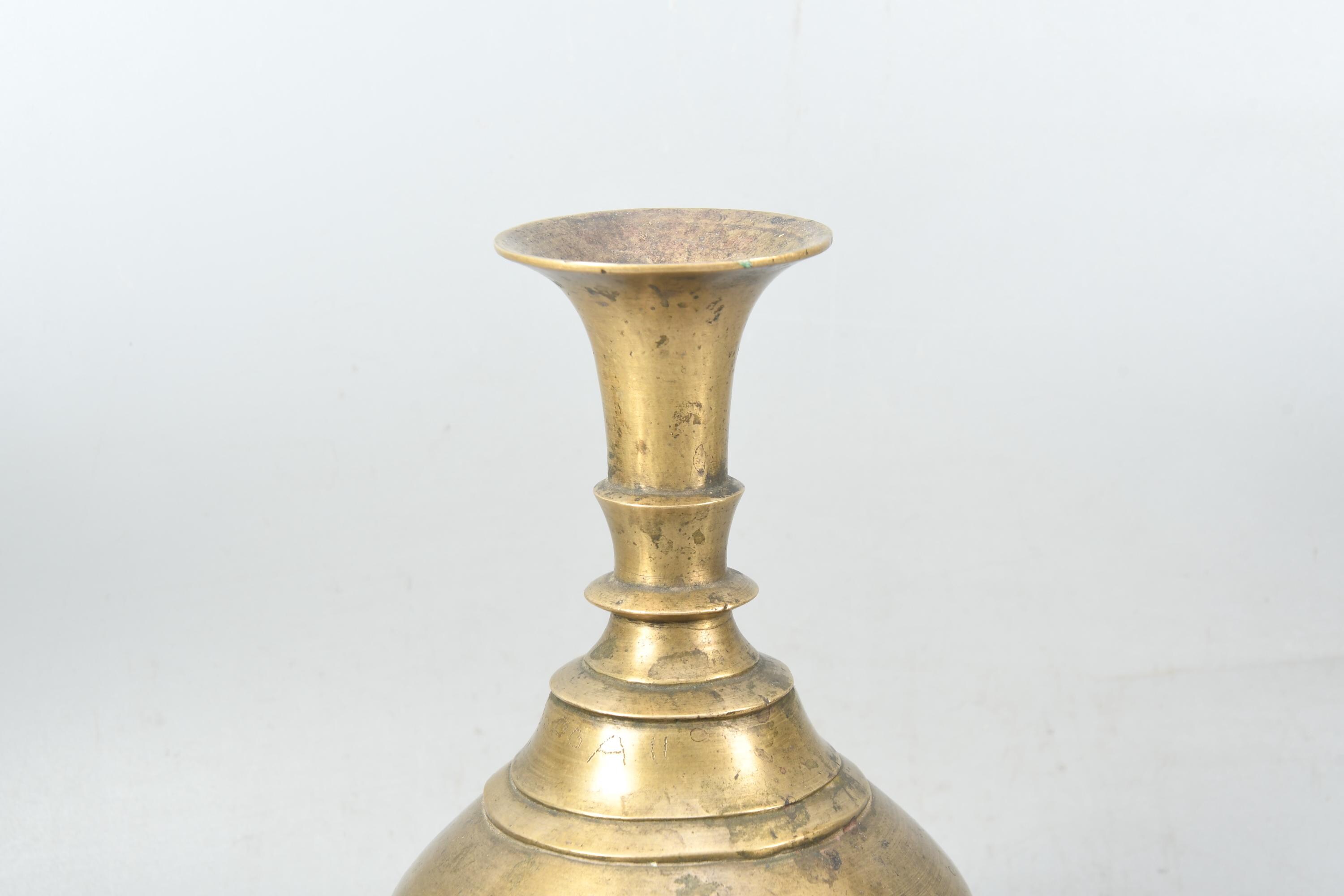 アンティーク真鍮彫刻花瓶 - チベットの手作り民族ポット、タントラ