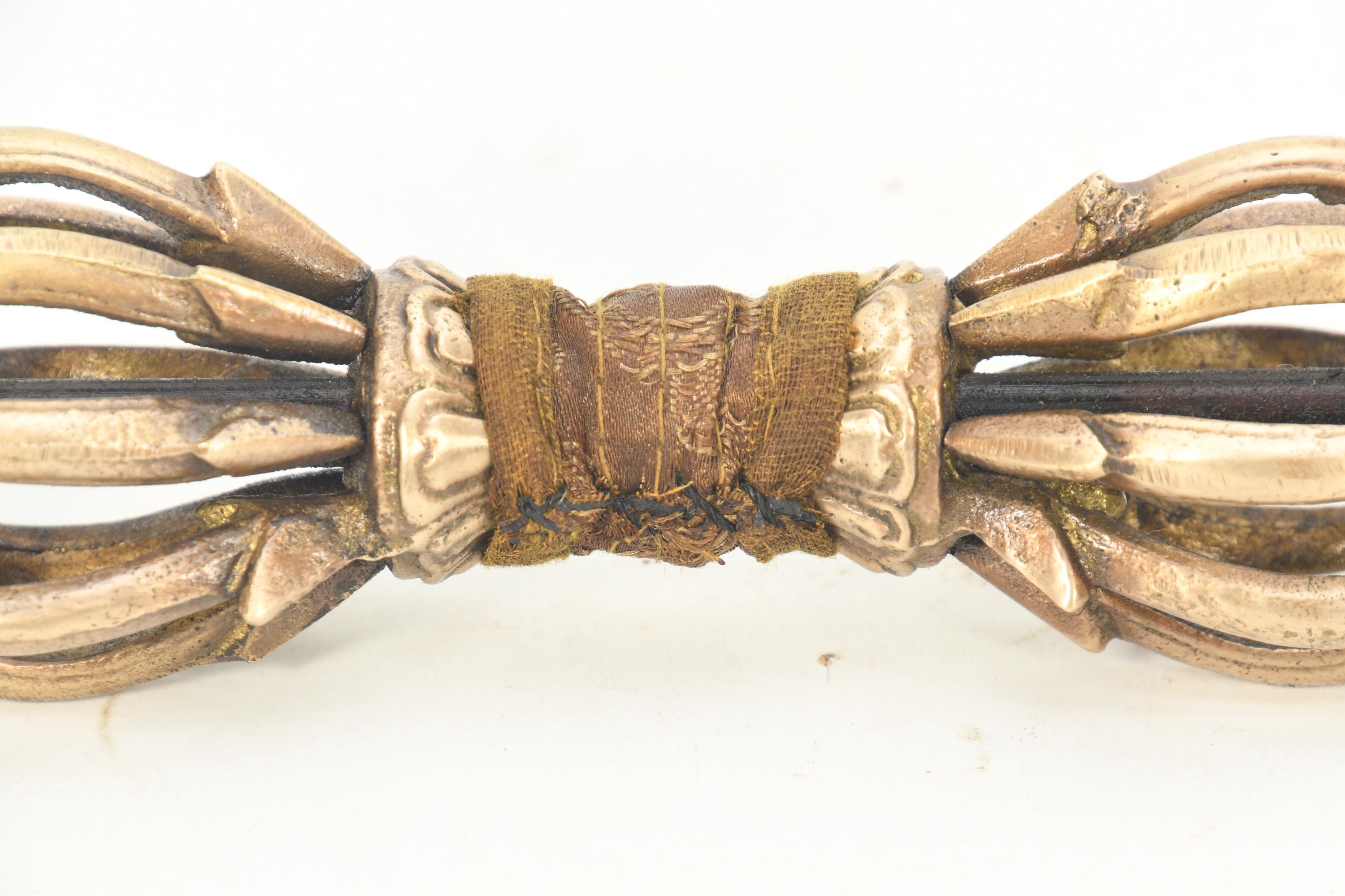 アンティーク真鍮製8本爪金剛杵 | 銅製ケース入り手作りチベット