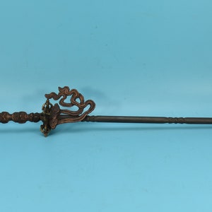 Exquisite Vajra Crafted Antique: Handmade Three Skull Carved Khatvanga – Vintage Traditional Tashi Tool Religious Wand