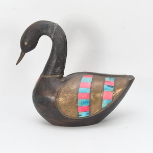 Hand-carved Woodworking Wooden Craftmanship Buddhism Tibetan Cultural Collective Decorative Wooden Swan Figure Art Nepal