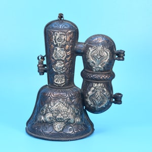 Cheppu carved Tibetan vajra/dorje and Ghanta (bell) in decorated copper box Tibet late 20th century tibetan bell bronze handmade bell nepal