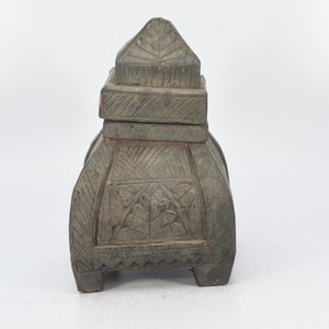 Flower Carved Antique Wooden Handmade Treasure Storage Box Ethnic Buddhism Craft storage Buddhist culture Nepal