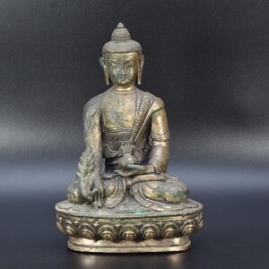 Antique Buddhism Buddha Statue Handmade Tibetan Gautama Blessing Meditation Figurine sculpture Medicine healing Buddhist religious Nepal