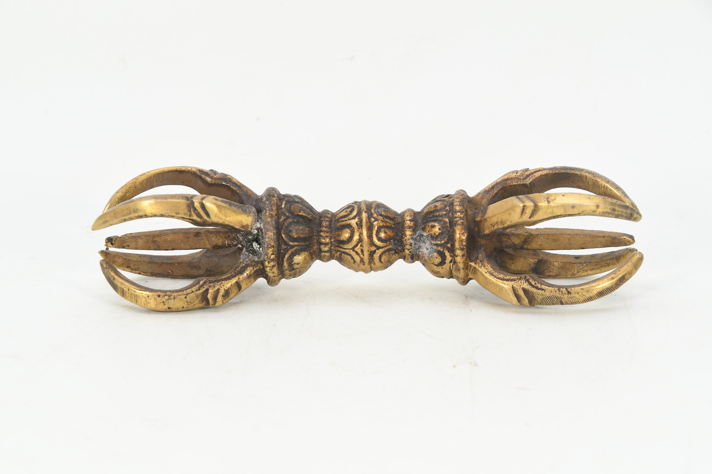 4本爪のお守り ブロンズ 手彫り チベットアンティーク 金剛杵 瞑想