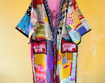 Handgemaakte vintage kantha patchwork lange kimonobadjas: geüpcycled katoenen boho-jasje