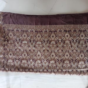 Vintage Printed Silk Saree: Upcycled Indian Fabric, 5 Yard