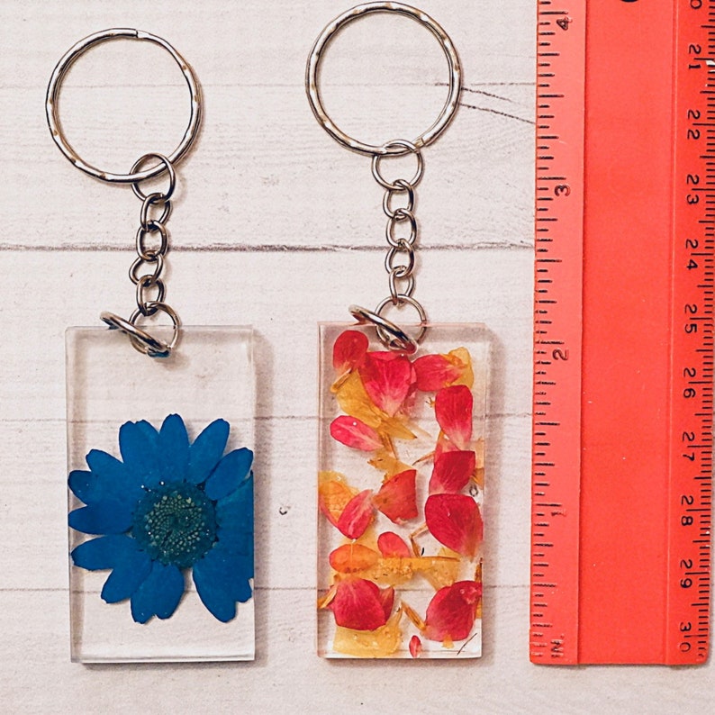 Custom Resin Keychain Flower Keychain Pressed Flowers Etsy