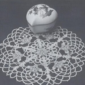 vintage tatted doily with pink flowers pattern