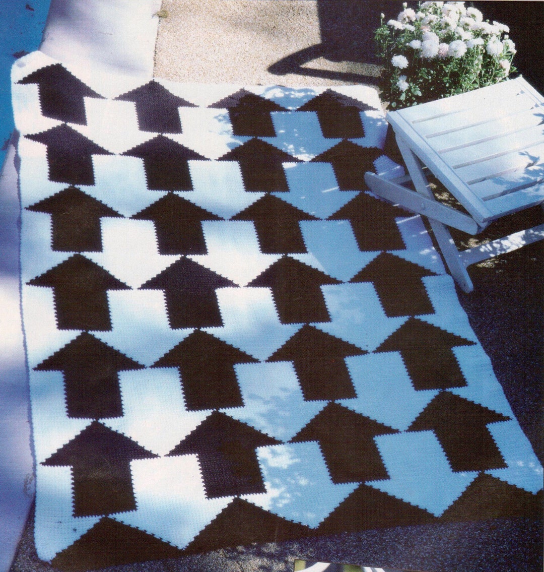 Compass Direction Pattern Print Hooded Blanket