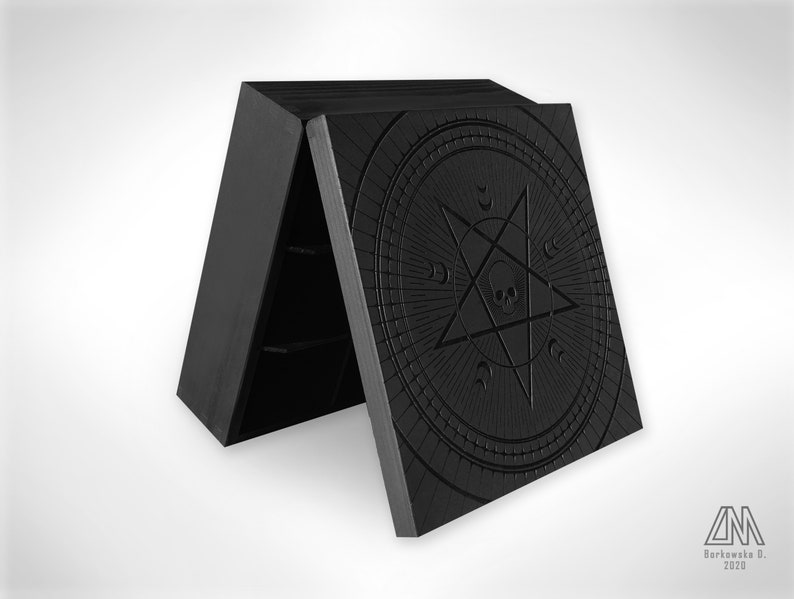 Black, engraved box 23 x 23cm with 9 compartments Goth Gothic Skull Roses Dark Jewelry / Jewellery box Keepsake image 5