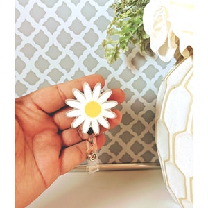 Daisy Badge Reel | Flower Badge Reel | Nurse Gift | Teacher Gift | Small Gift Idea | Gift for Her