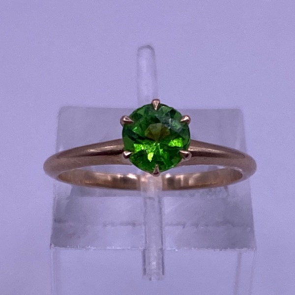 14k Round Faceted Peridot And Yellow Gold Solitaire Engagement Ring Size 5 (1413)