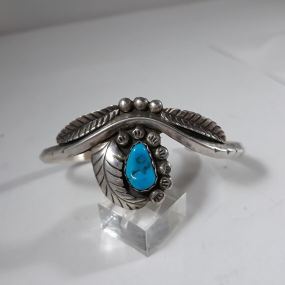 Amazing Vintage Native American Navajo Turquoise Sterling Silver Raindrop Bracelet Amazing Vintage Native American Navajo Turquoise Sterling Silver Raindrop Bracelet