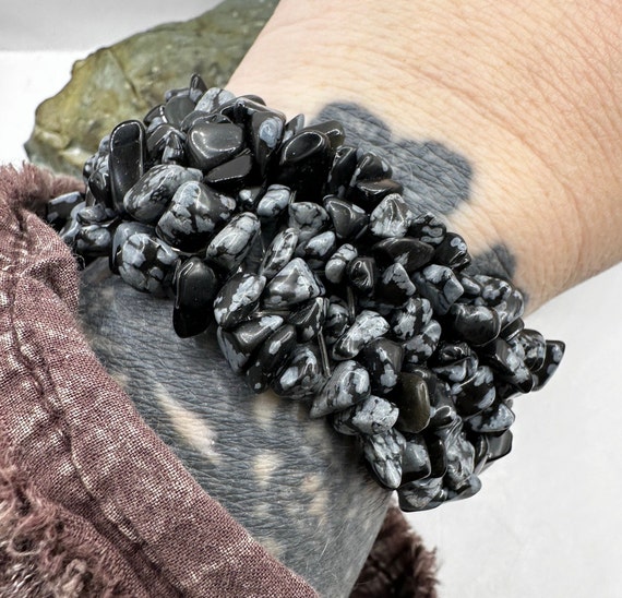 Snowflake Obsidian Chip Bead Stretch Bracelet 1" … - image 1