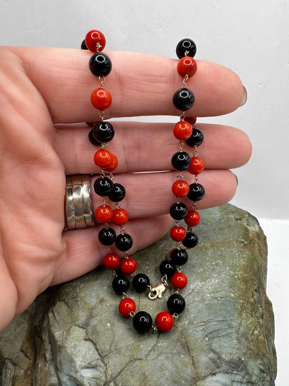 Black and Red Glass Bead Necklace with 10k Yellow… - image 1