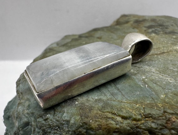 Sterling Silver and Rainbow Moonstone Pendant 1.7… - image 3