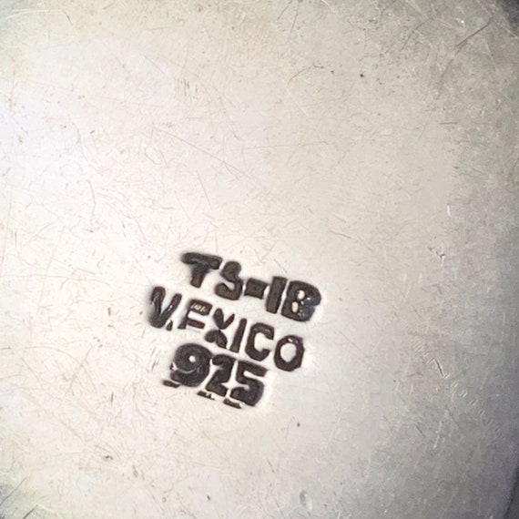 Sterling Silver and Onyx Inlay Pendant 1.75" (186… - image 6