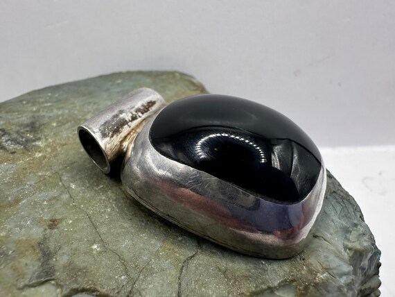 Sterling Silver and Onyx Inlay Pendant 1.75" (186… - image 2