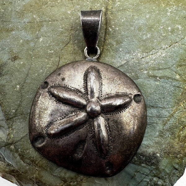 Sterling Silver Sand Dollar Pendant 1.75" (5306)