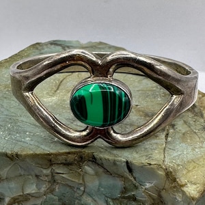 Sterling Silver and Malachite Cabochon Taxco Hinged Bangle Bracelet Mexico (2871)