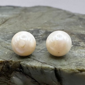 14k Yellow Gold and 7mm Cream Cultured Pearl Stud Earrings (4252)