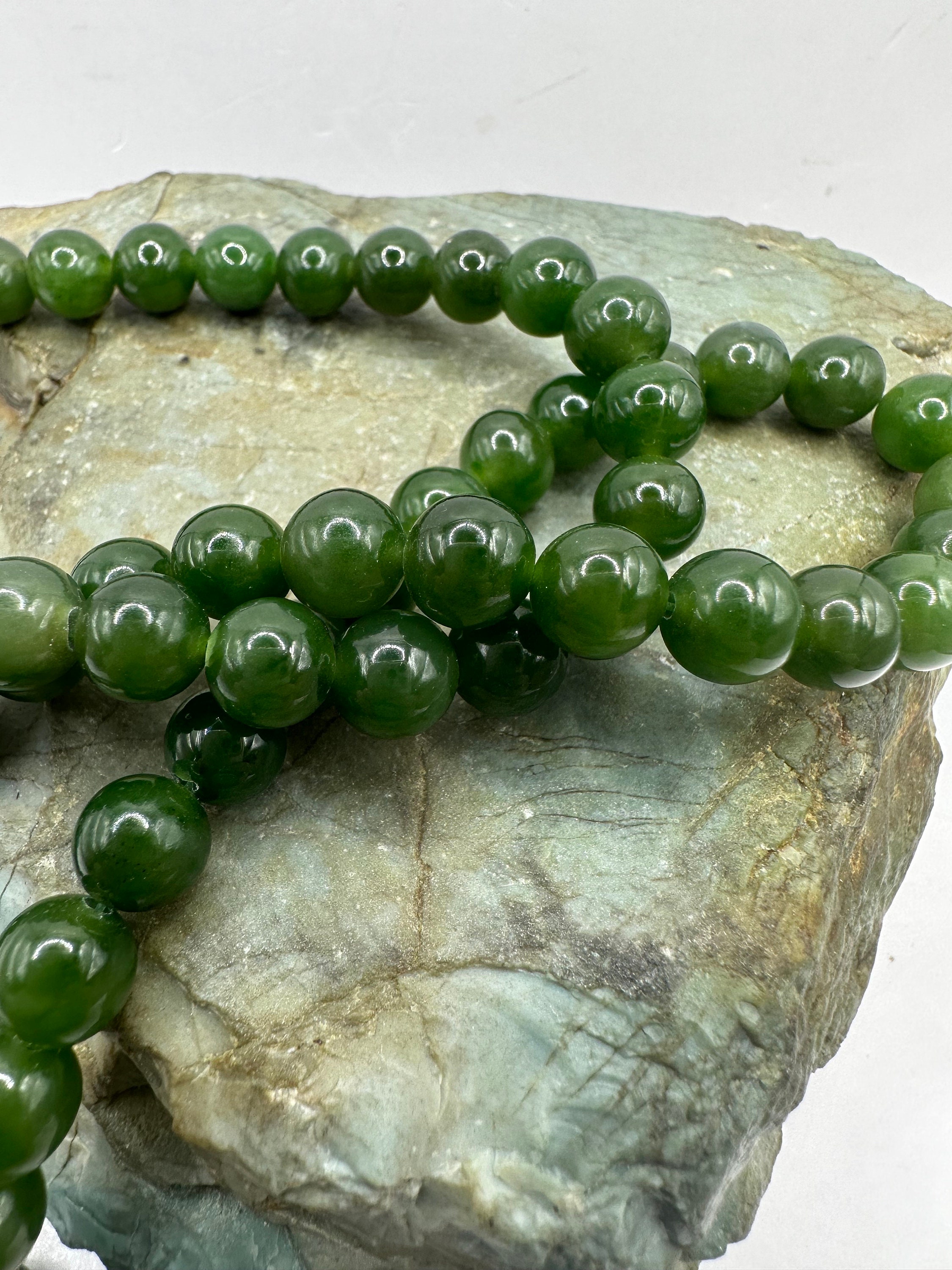 Barbara Hutton's Exceptional Jadeite Bead Necklace of Extreme Importan –  Deleuse Fine Jewelry