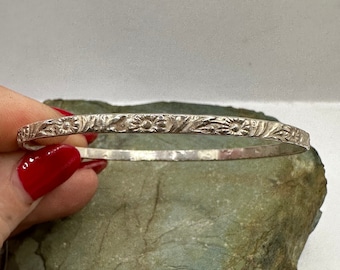 Sterling Silver 3mm Floral Bangle Bracelet (4919)