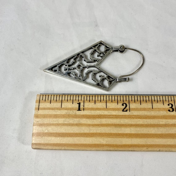 Vintage Sterling Silver Triangular Carved Ear Wir… - image 5