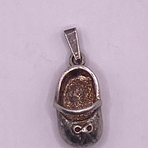 Vintage Mini Sterling Silver Baby Mary Jane Shoe Pendant (1858)