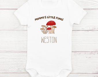 Mamas Little Fungi Baby Onesie – Cute Mushroom Baby Bodysuit | Customized Baby Shower Gift | Funny Baby Clothes