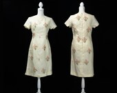 Cut little Vintage 50s 60s Cotton Wiggle Dress with Pink Embroidered Flowers