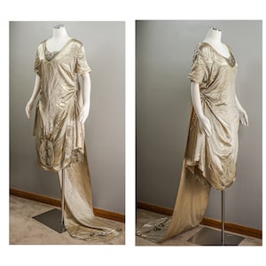 Vestido de novia de seda dorada de los años 20: cola de cuentas, encaje lamé dorado, adornos de perlas de vidrio, grande