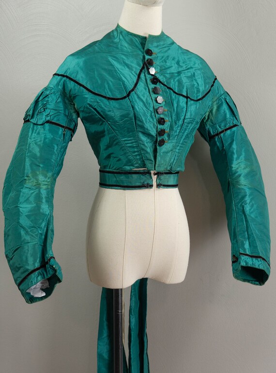 Vivd 1860s Victorian Green Silk Bodice with Match… - image 3